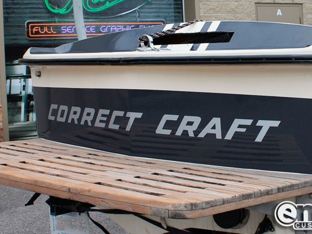 boat-wrap-graphics-custom-carbon-fibre-boat-name